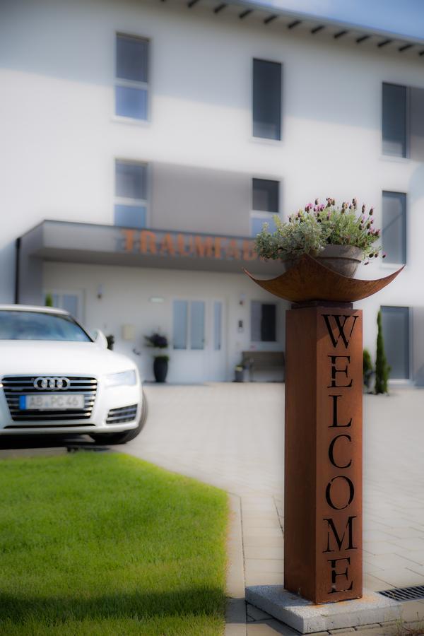 Hotel Traumfabrik Büttelborn Exterior foto